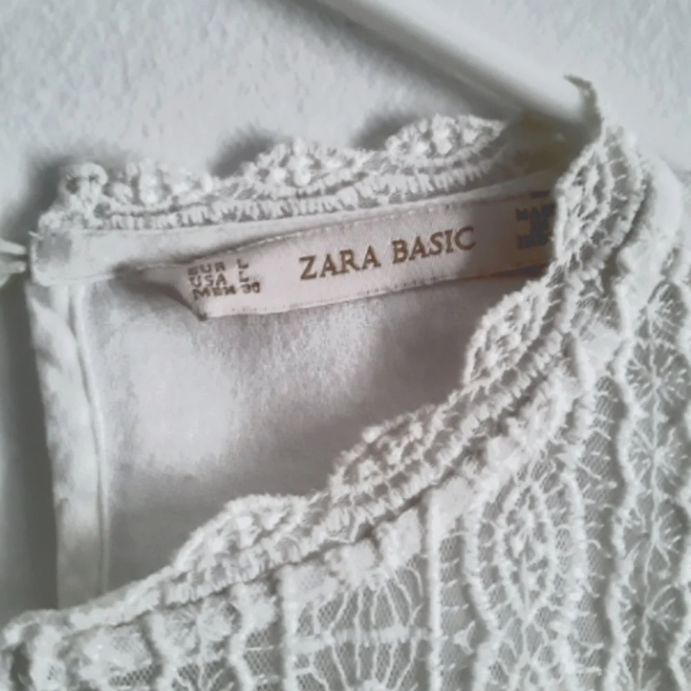 Retro Victorian-style light cotton and lace blouse - Picture 5 of 6